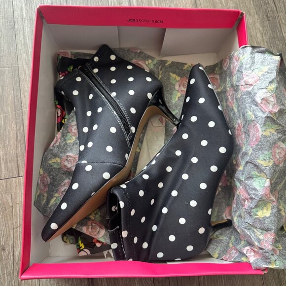 Betsey Johnson Shoes - Betsey Johnson Black & White Polka Dot Ankle Booties Kitten Heel Side Zipper 6.5